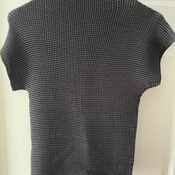 E. C Designs Women’s Black Top, Size Large - Picture 2 of 6